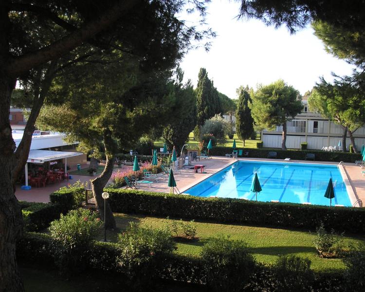 MARINA DI BIBBONA TOSCANA  AFFITTO APPARTAMENTI BILOCALE IN RESIDENCE CON PISCINA, 5 posti letto