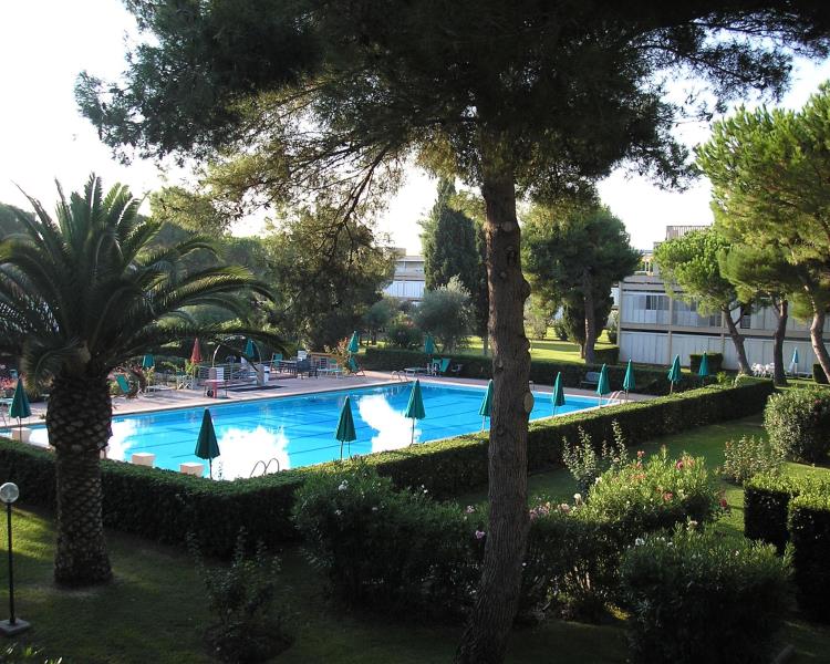 MARINA DI BIBBONA TOSCANA  AFFITTO APPARTAMENTI MONOLOCALE IN RESIDENCE CON PISCINA, 4 posti letto