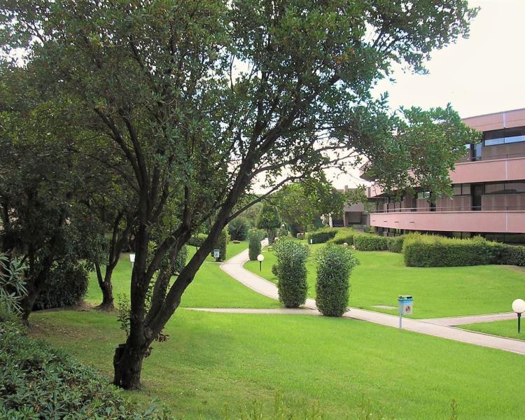 MARINA DI BIBBONA TOSCANA  AFFITTO APPARTAMENTI TRILOCALE IN RESIDENCE CON PISCINA, 6 posti letto